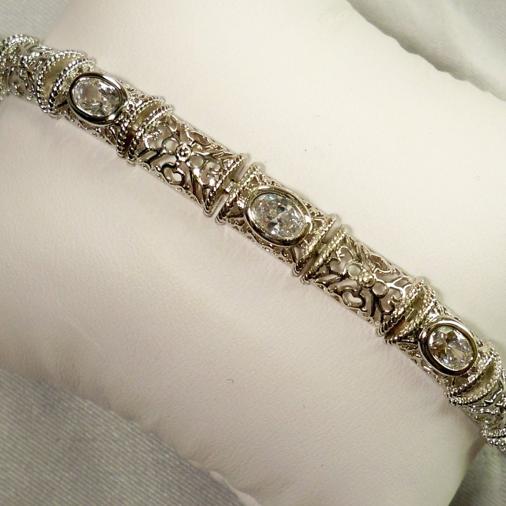 NEW Oval Cut Bezel Cubic Zirconias filigree Silver DESIGNER Bracelet